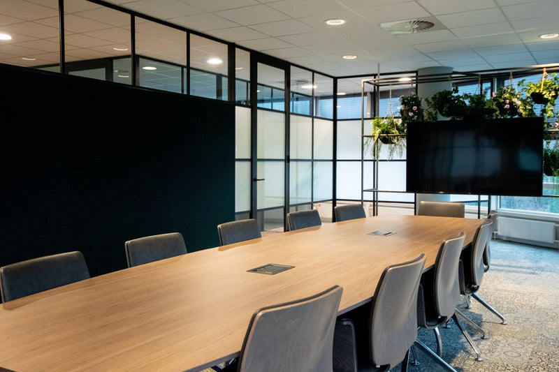 glaswanden kantoor vergaderruimte