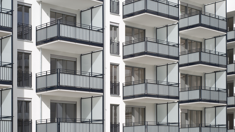 Leegstaande panden ombouwen tot woningen met systeemwanden