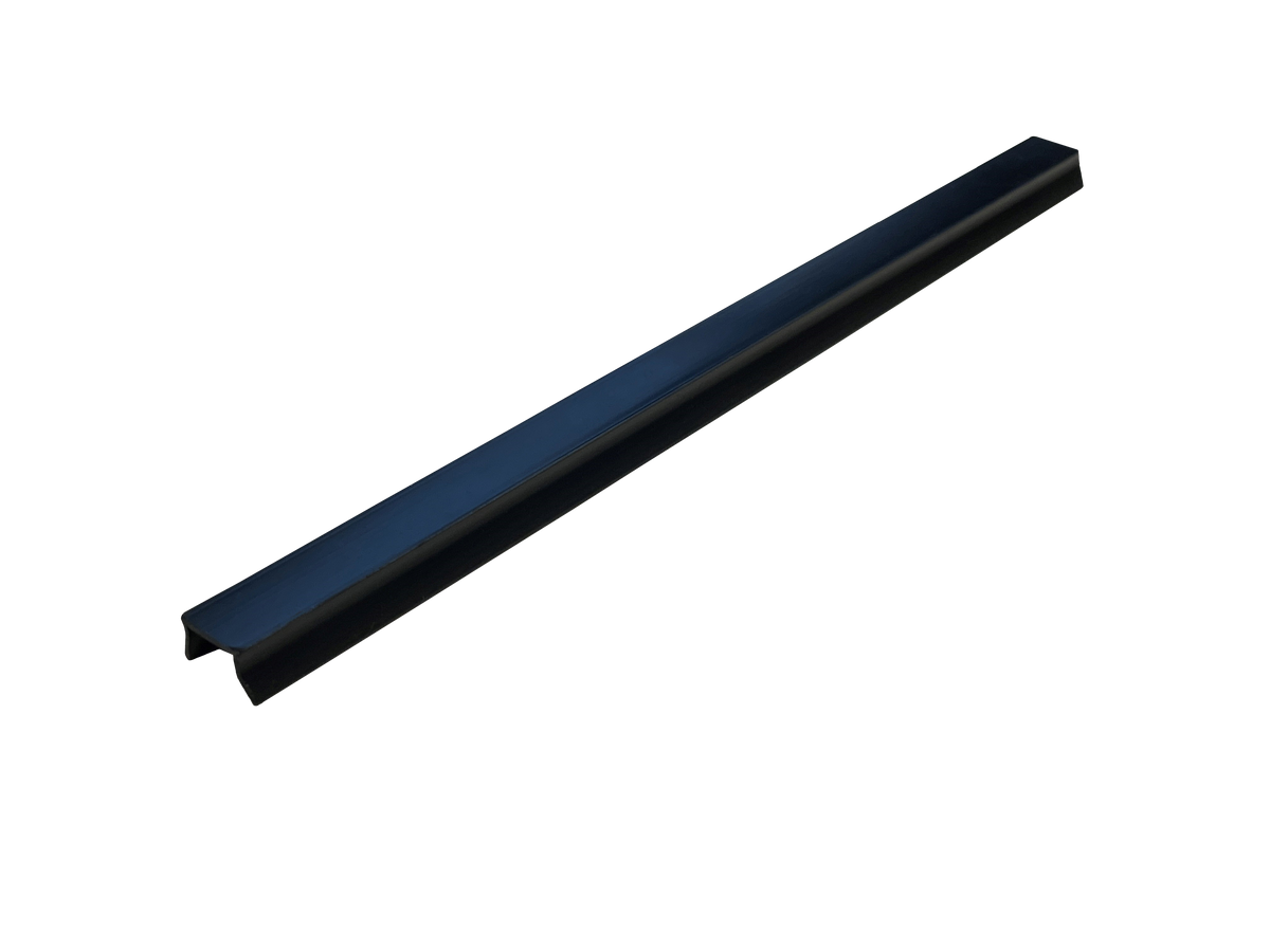 P 12 Plastic insert trim Black 3000mm